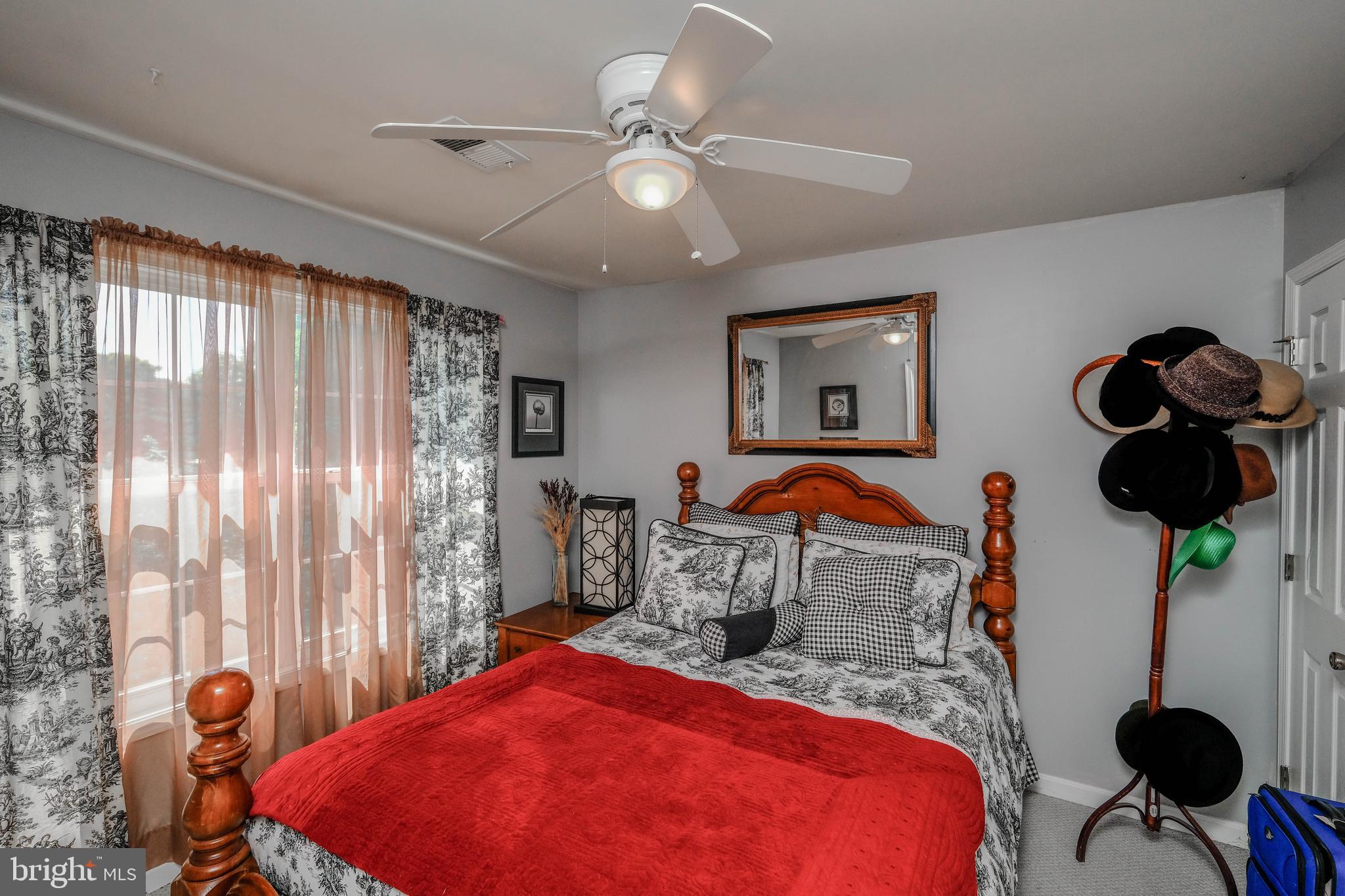 THORNHILL ESTATES - Residential