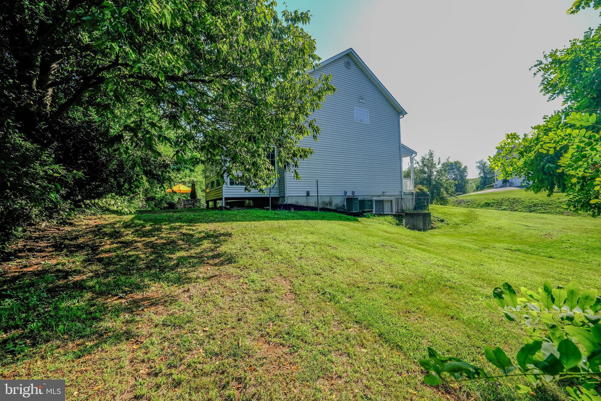 THORNHILL ESTATES - Residential