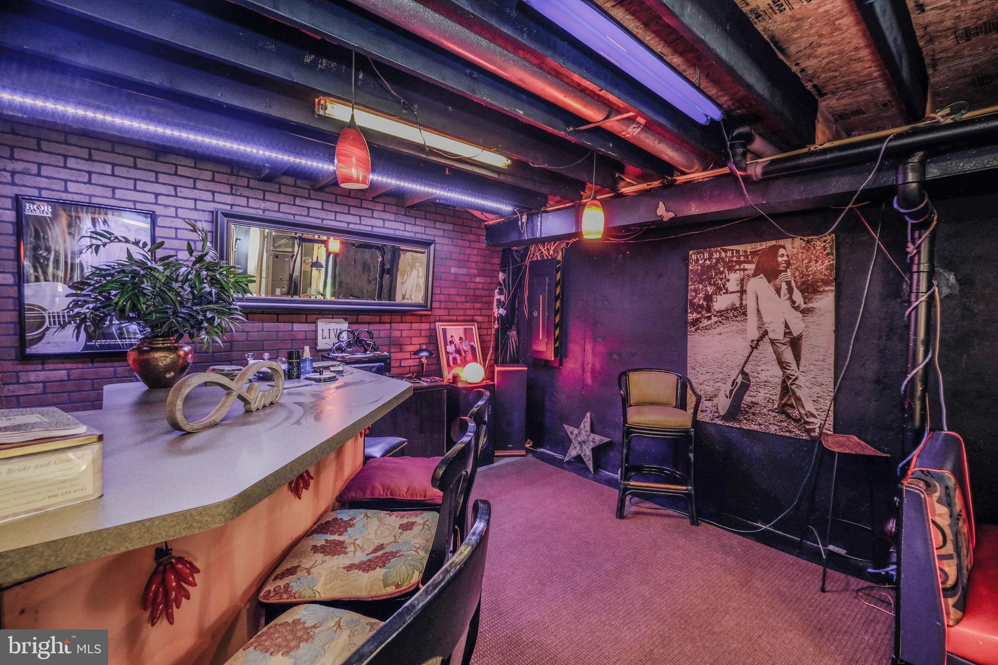 THORNHILL ESTATES - Residential