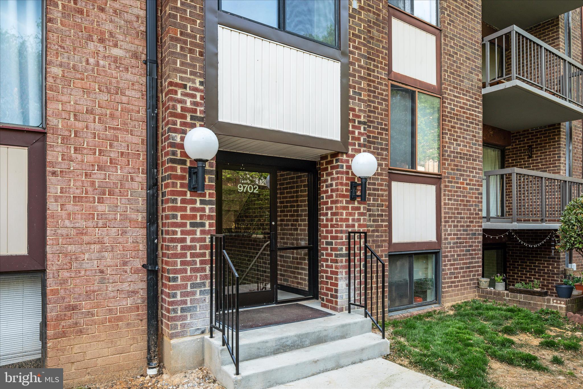 HAWTHORNE VILLAGE - Residential