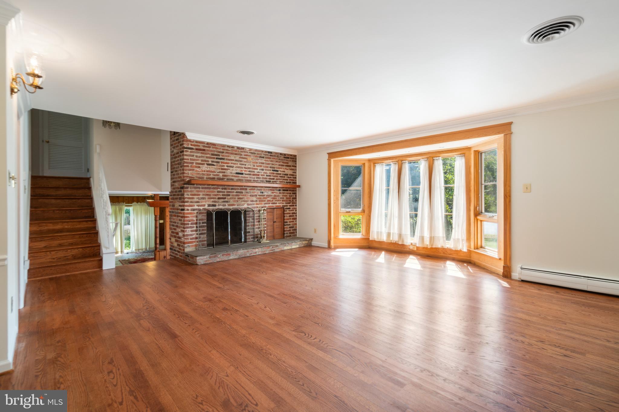 PINECREST - Residential