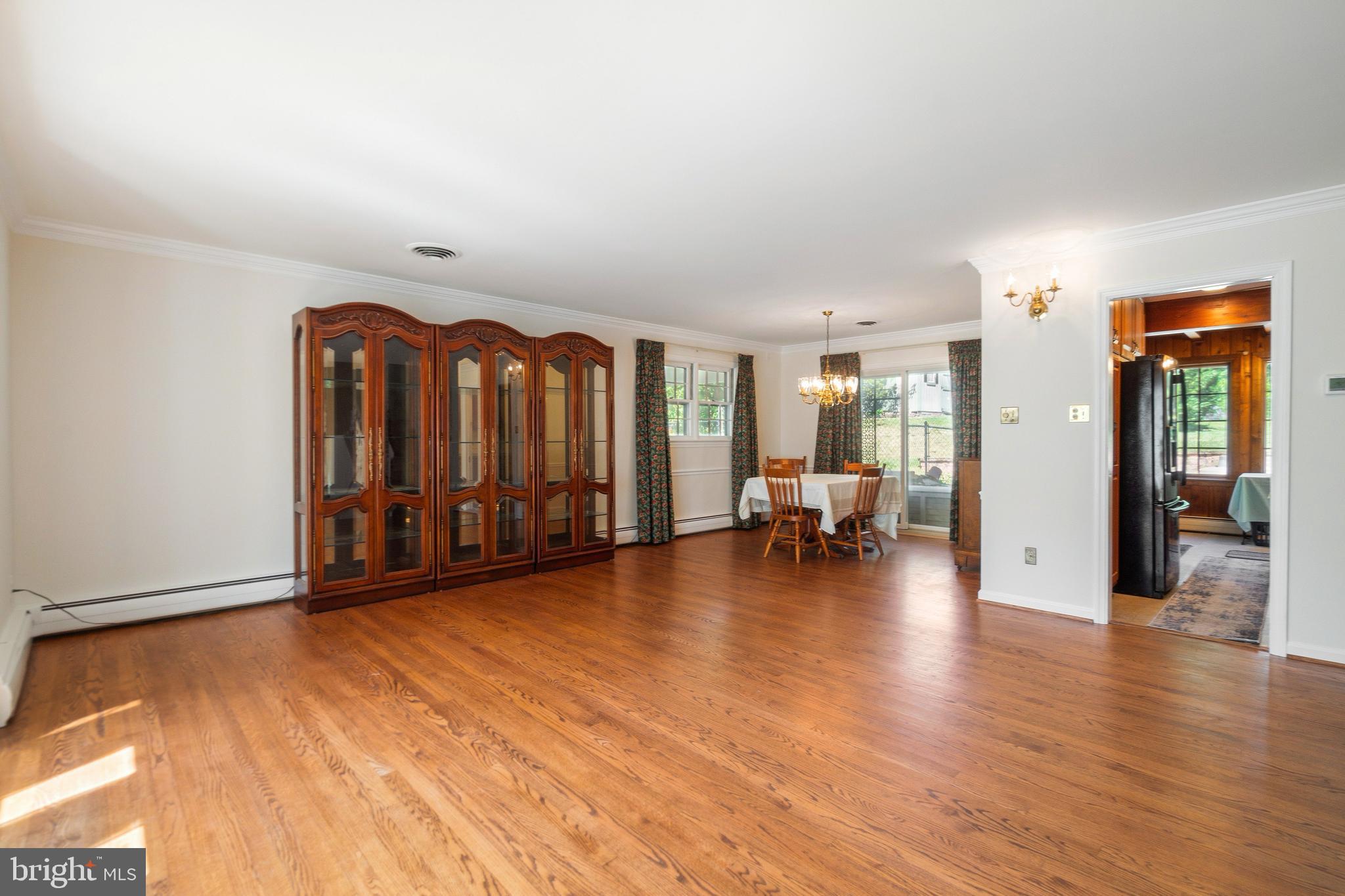 PINECREST - Residential