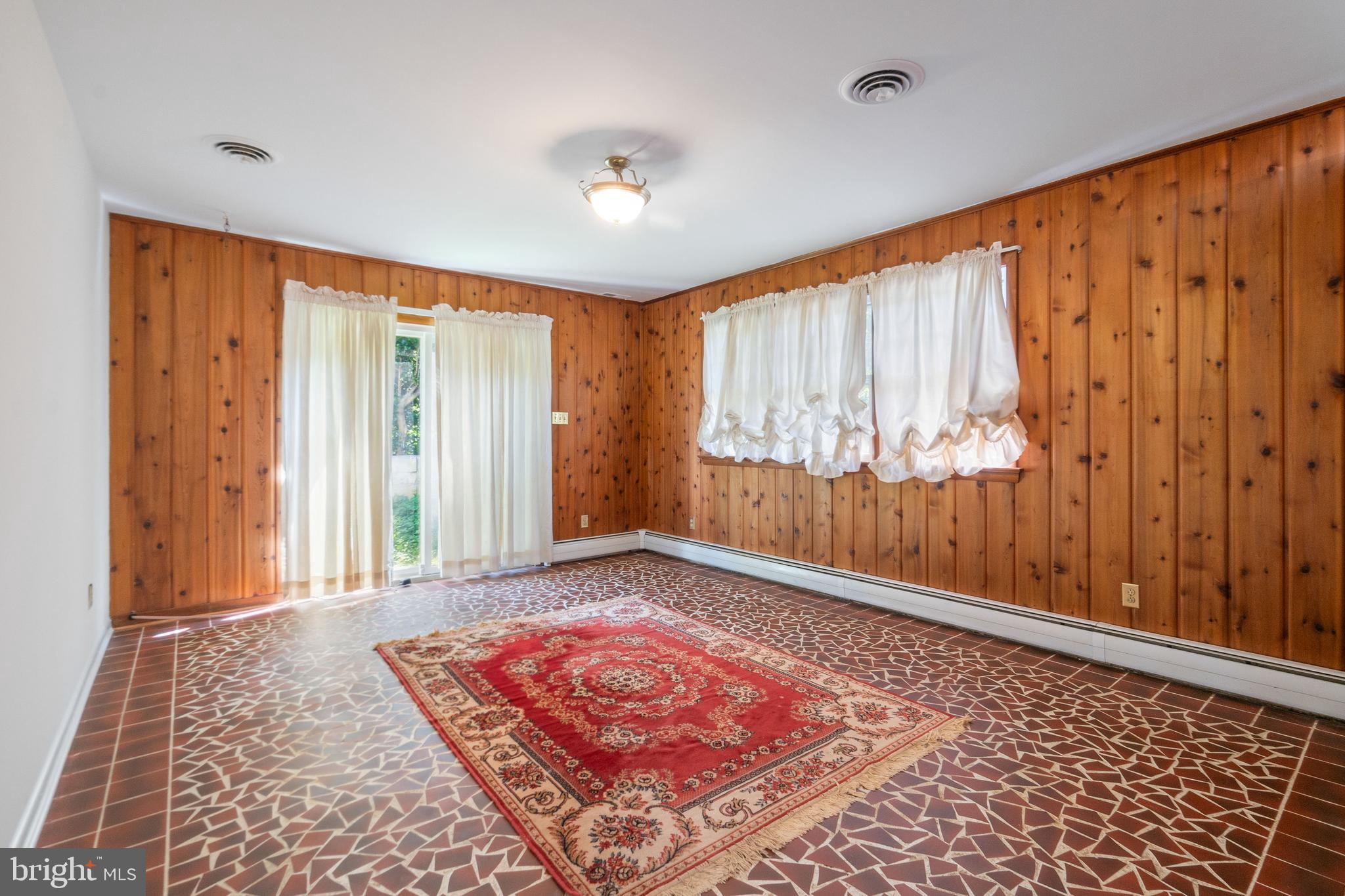 PINECREST - Residential