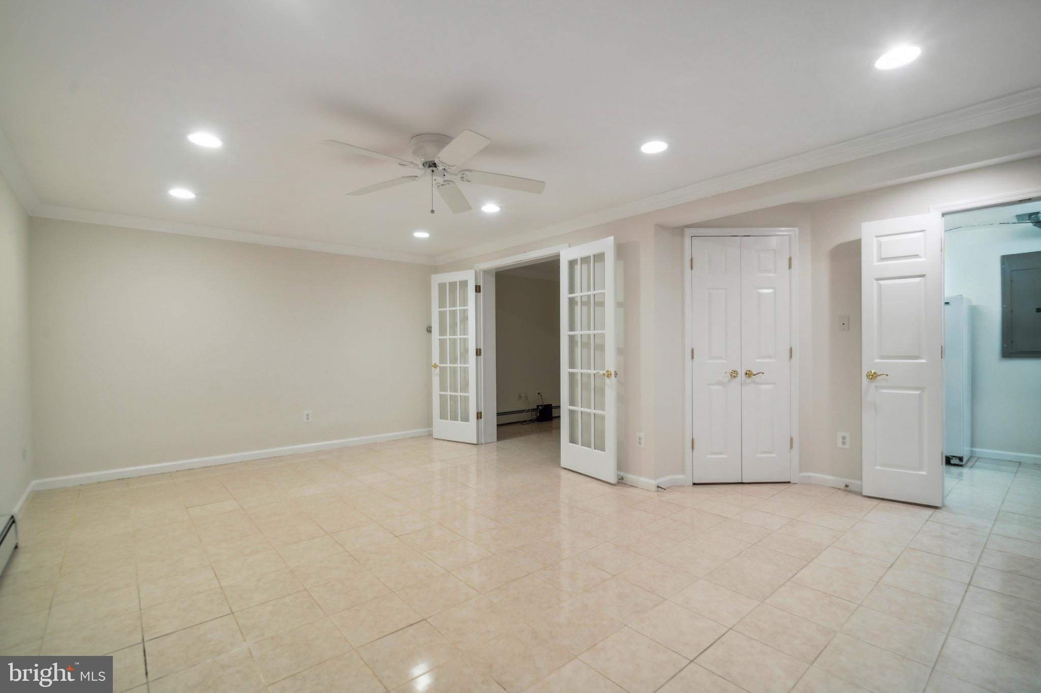 PINECREST - Residential