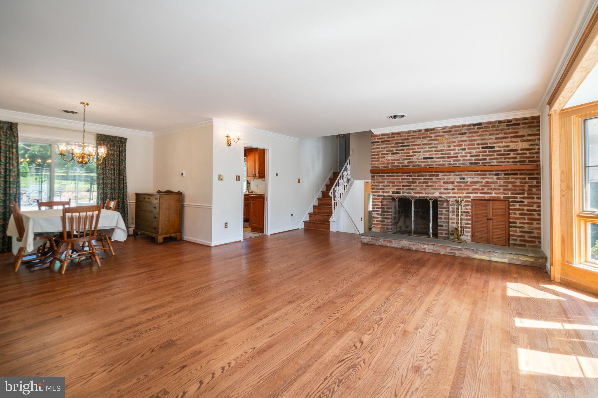 PINECREST - Residential