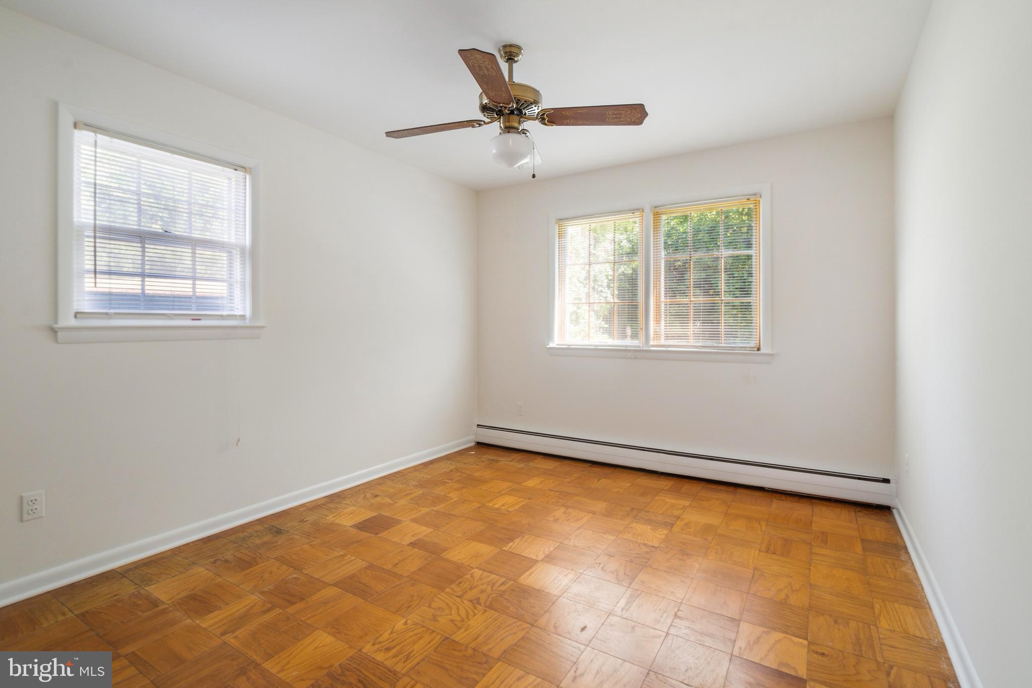 PINECREST - Residential