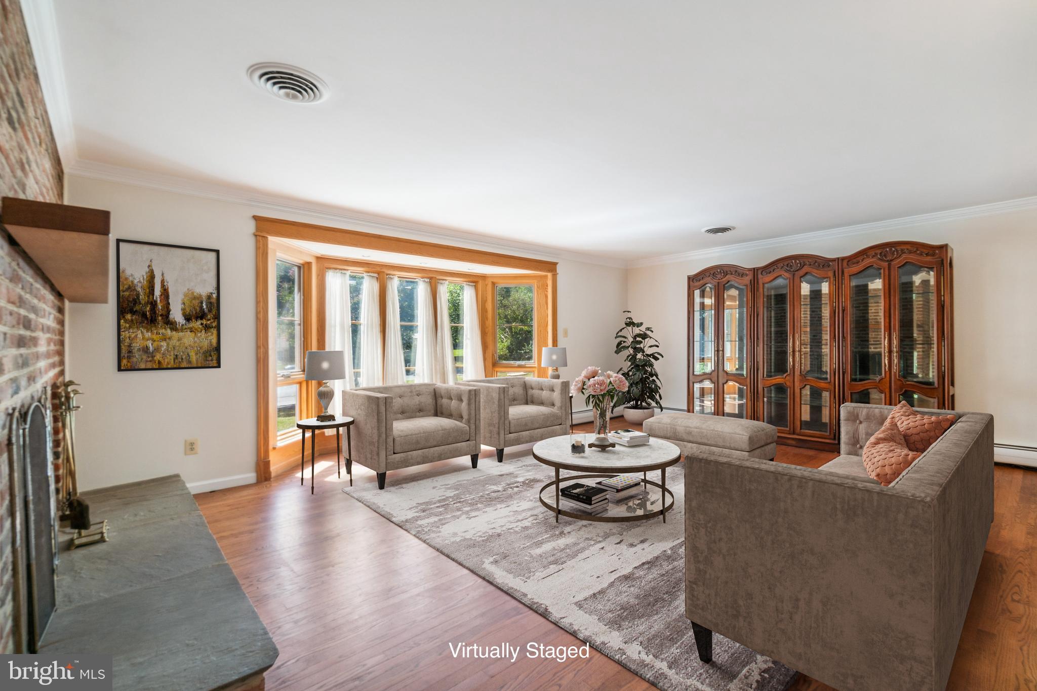 PINECREST - Residential