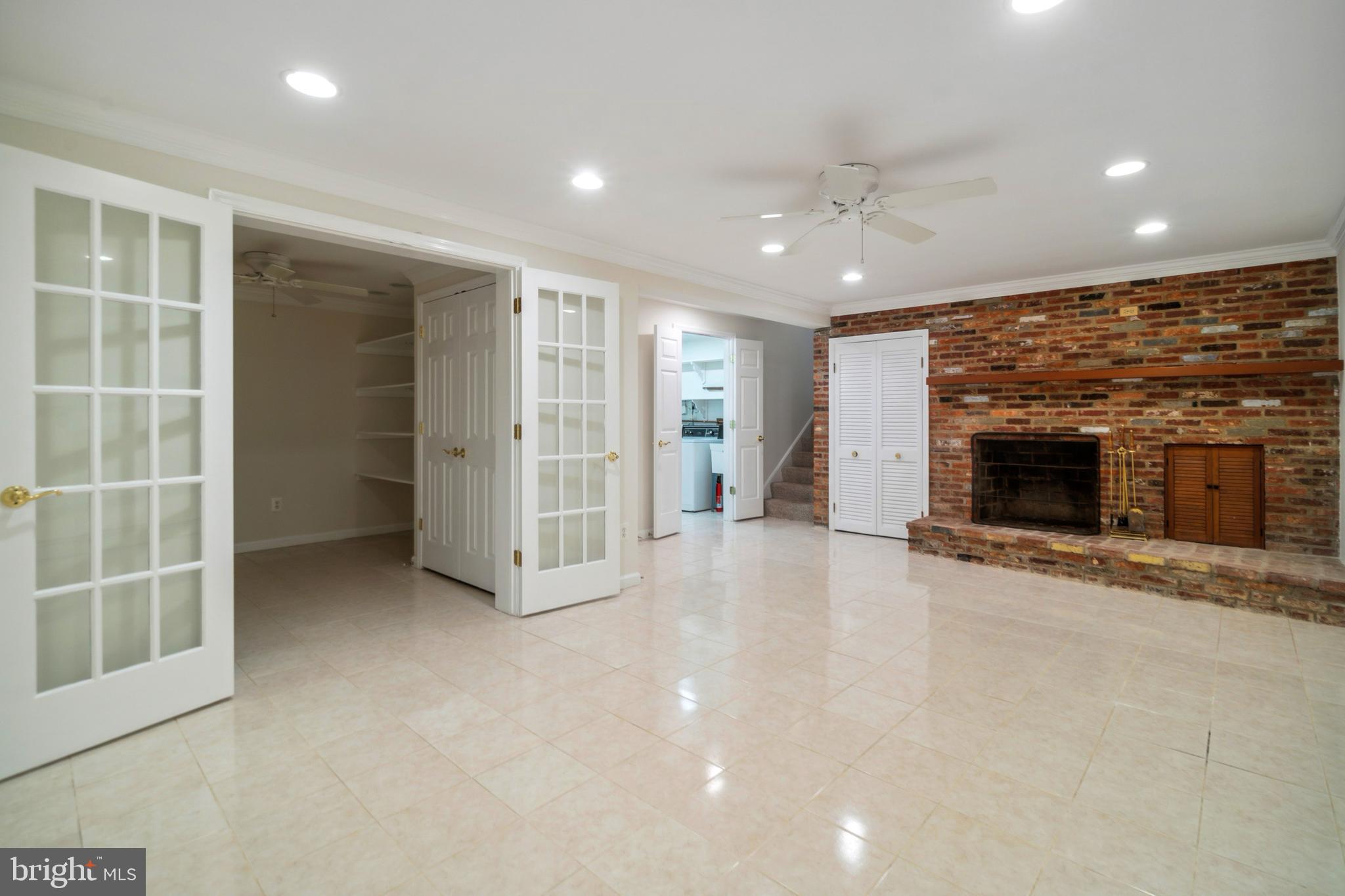 PINECREST - Residential