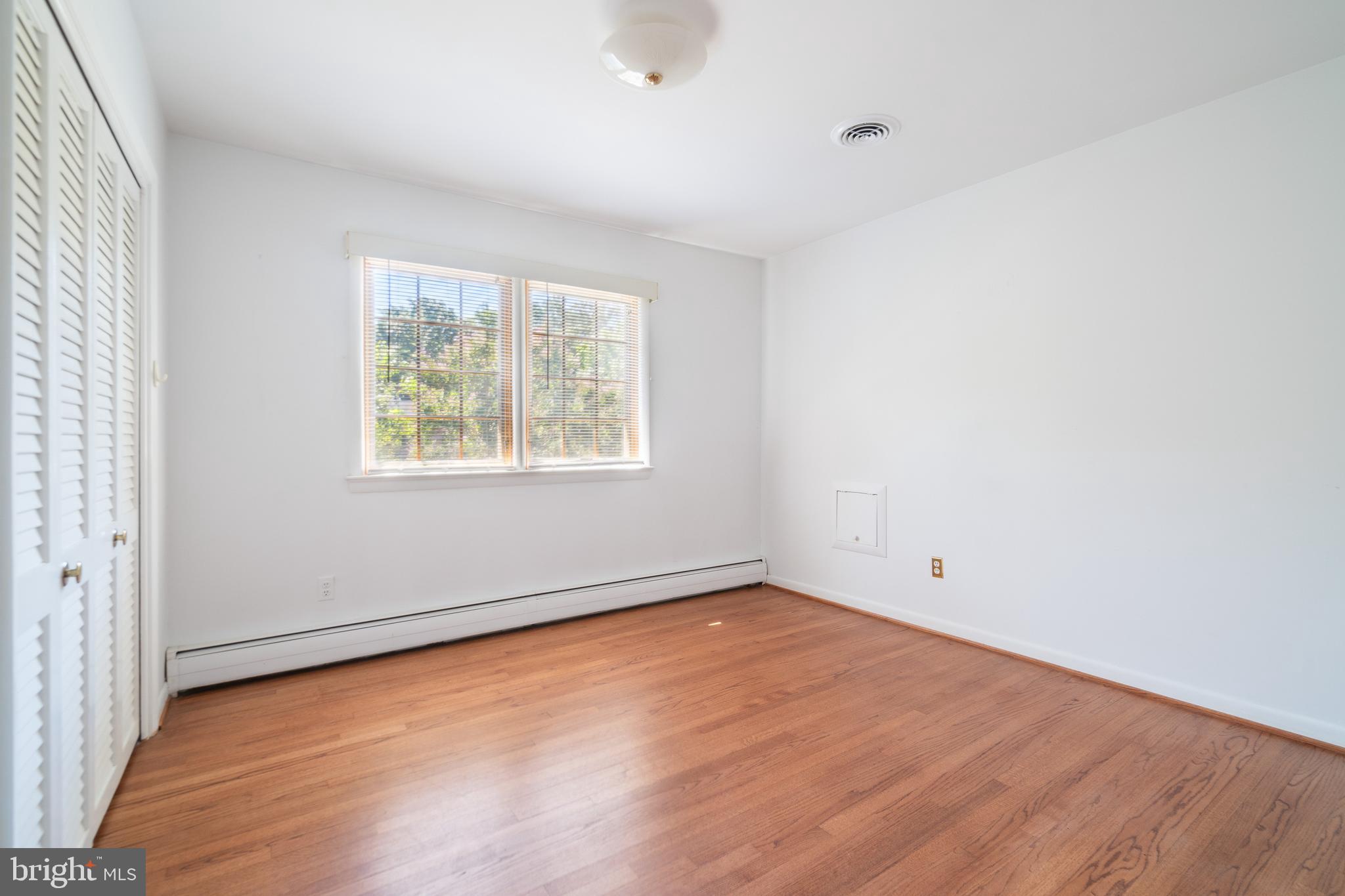 PINECREST - Residential