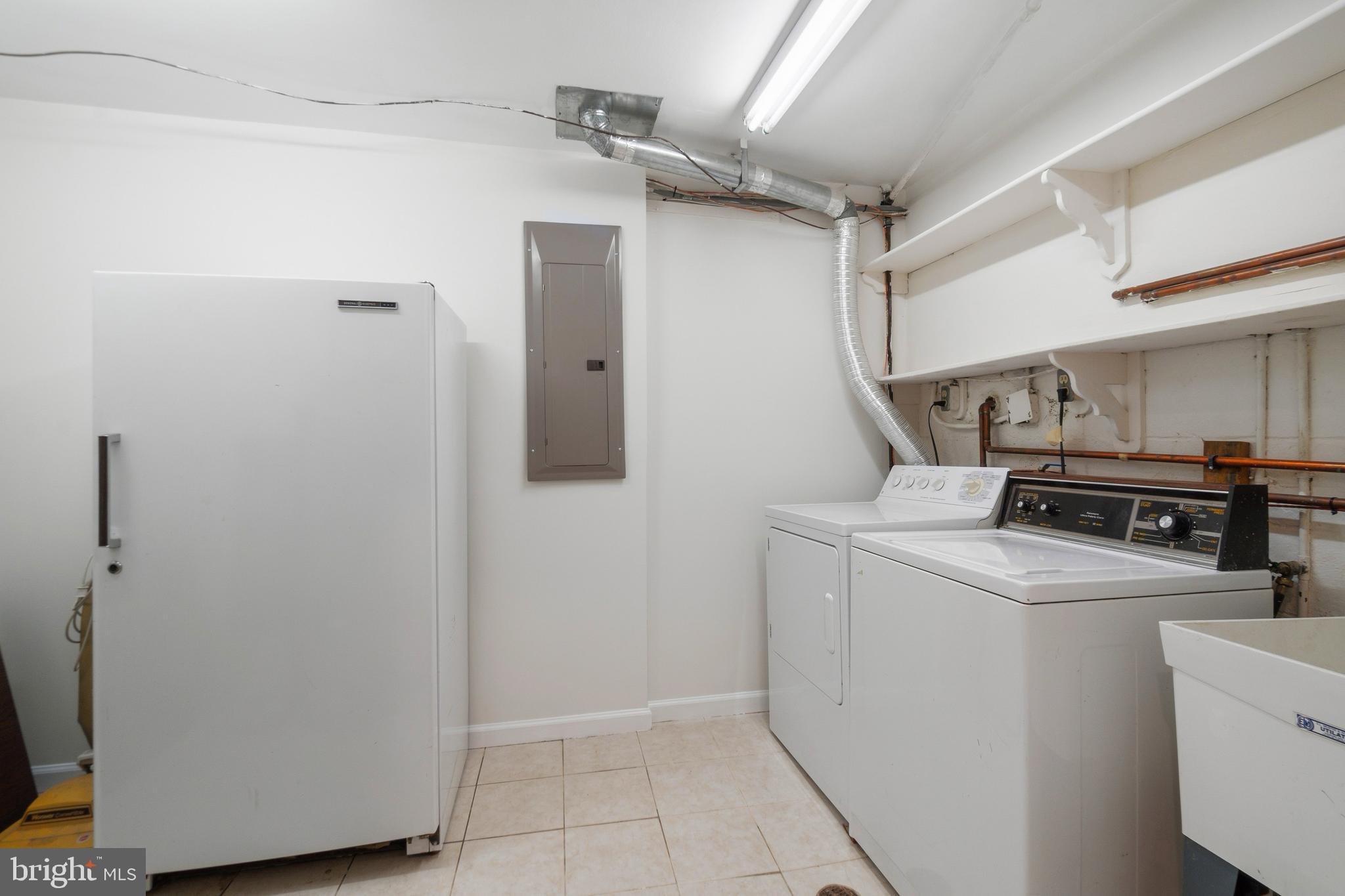 PINECREST - Residential