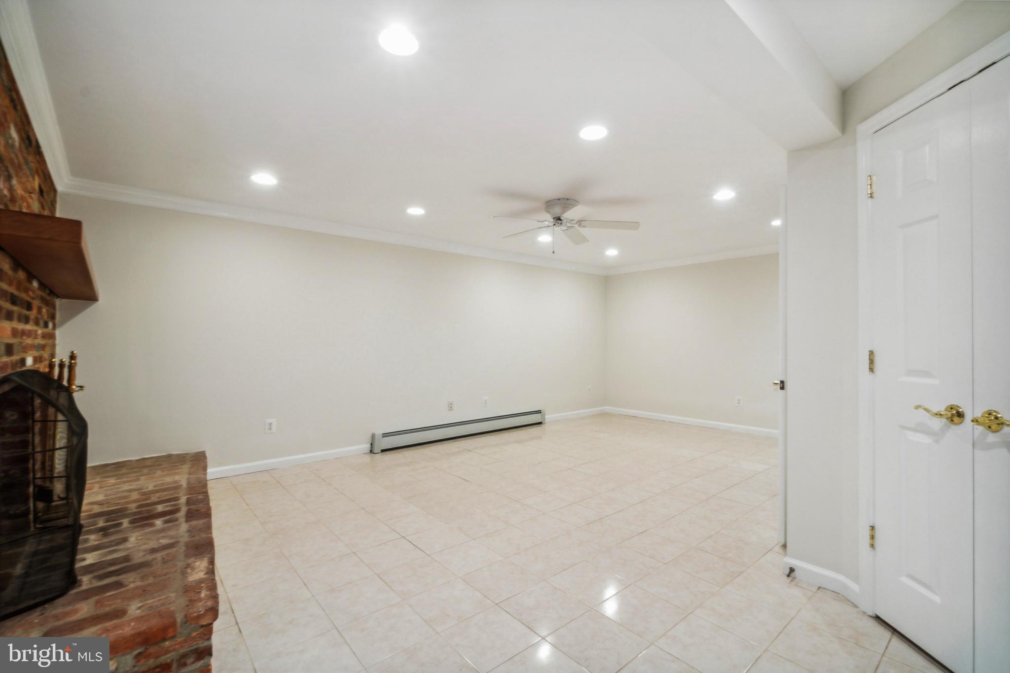 PINECREST - Residential