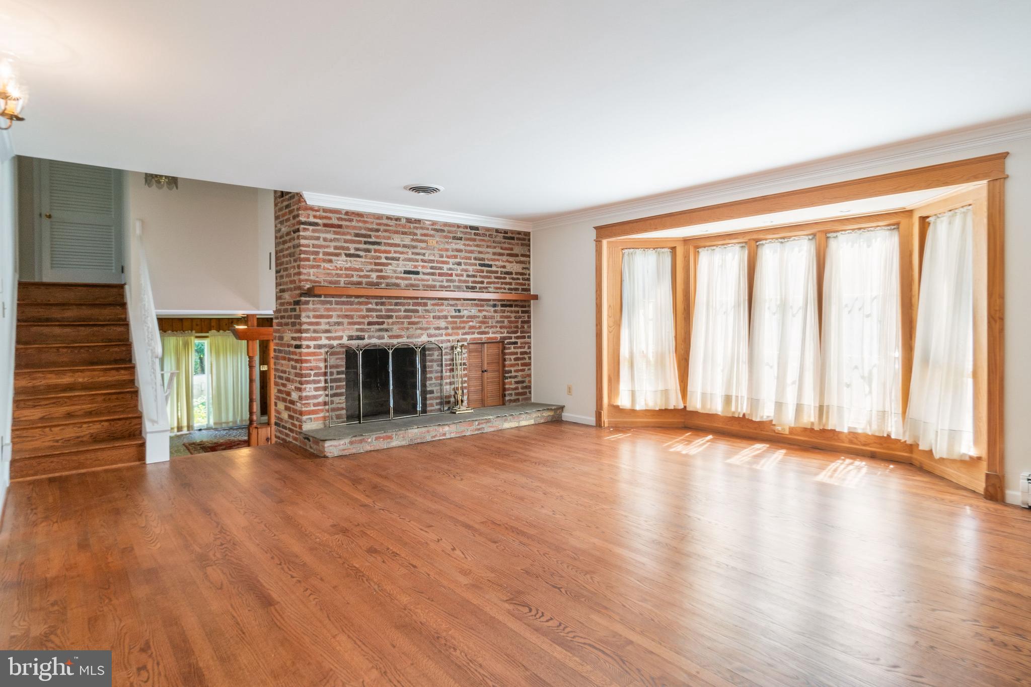 PINECREST - Residential