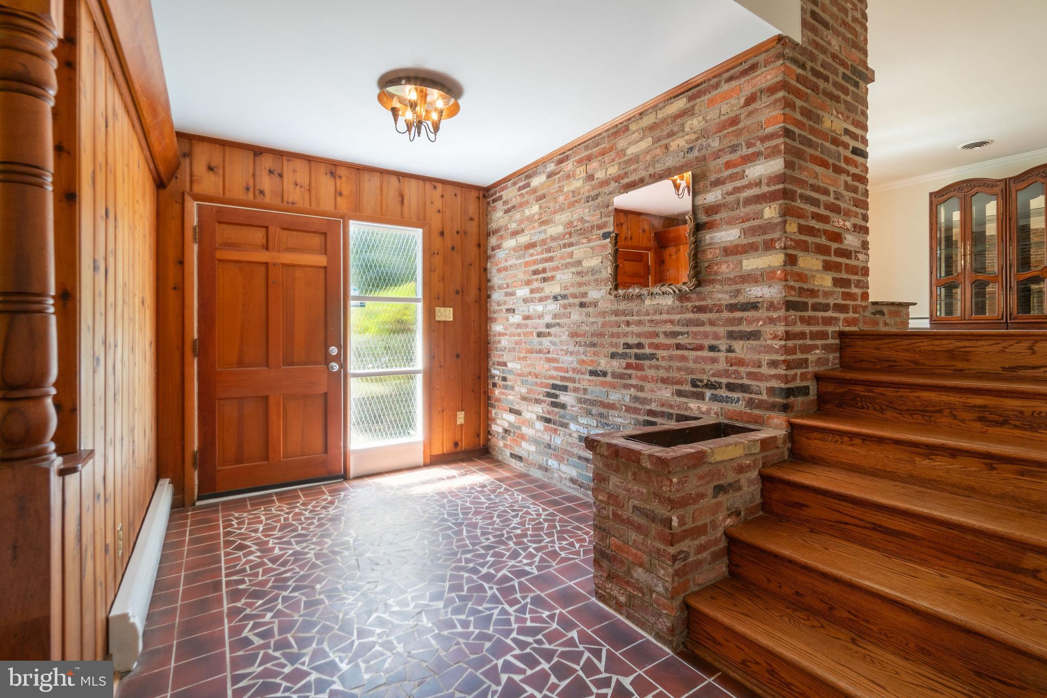 PINECREST - Residential