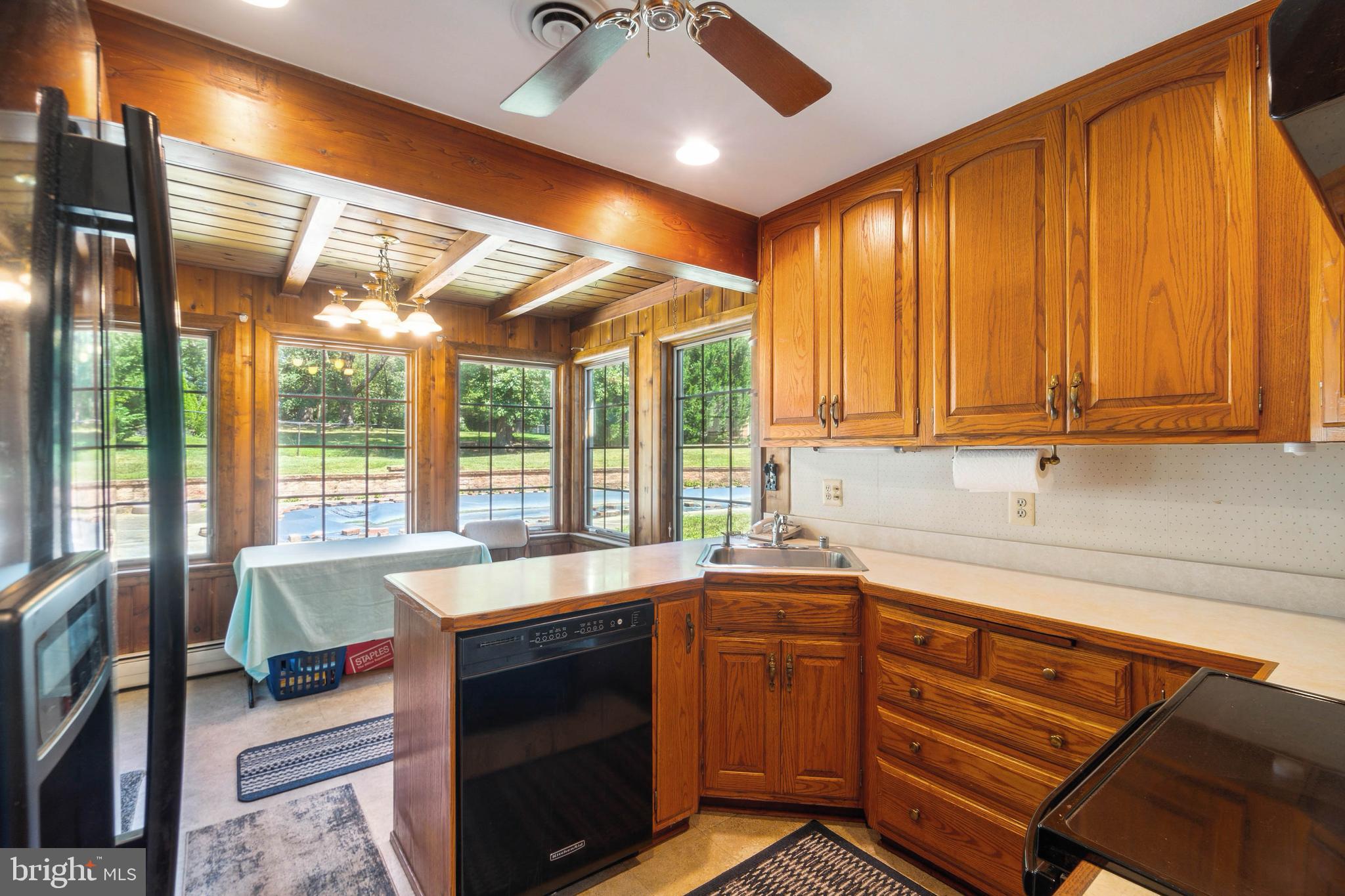 PINECREST - Residential