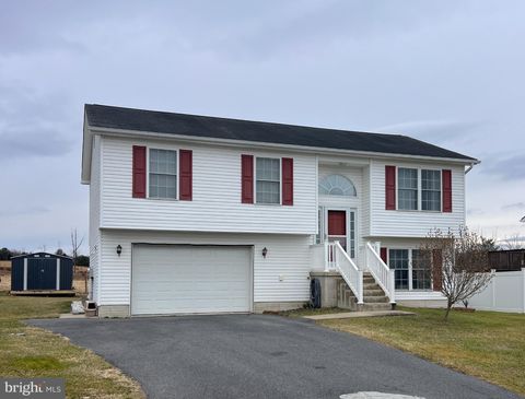 109 MULBERRY LANE WARDENSVILLE WV 26851