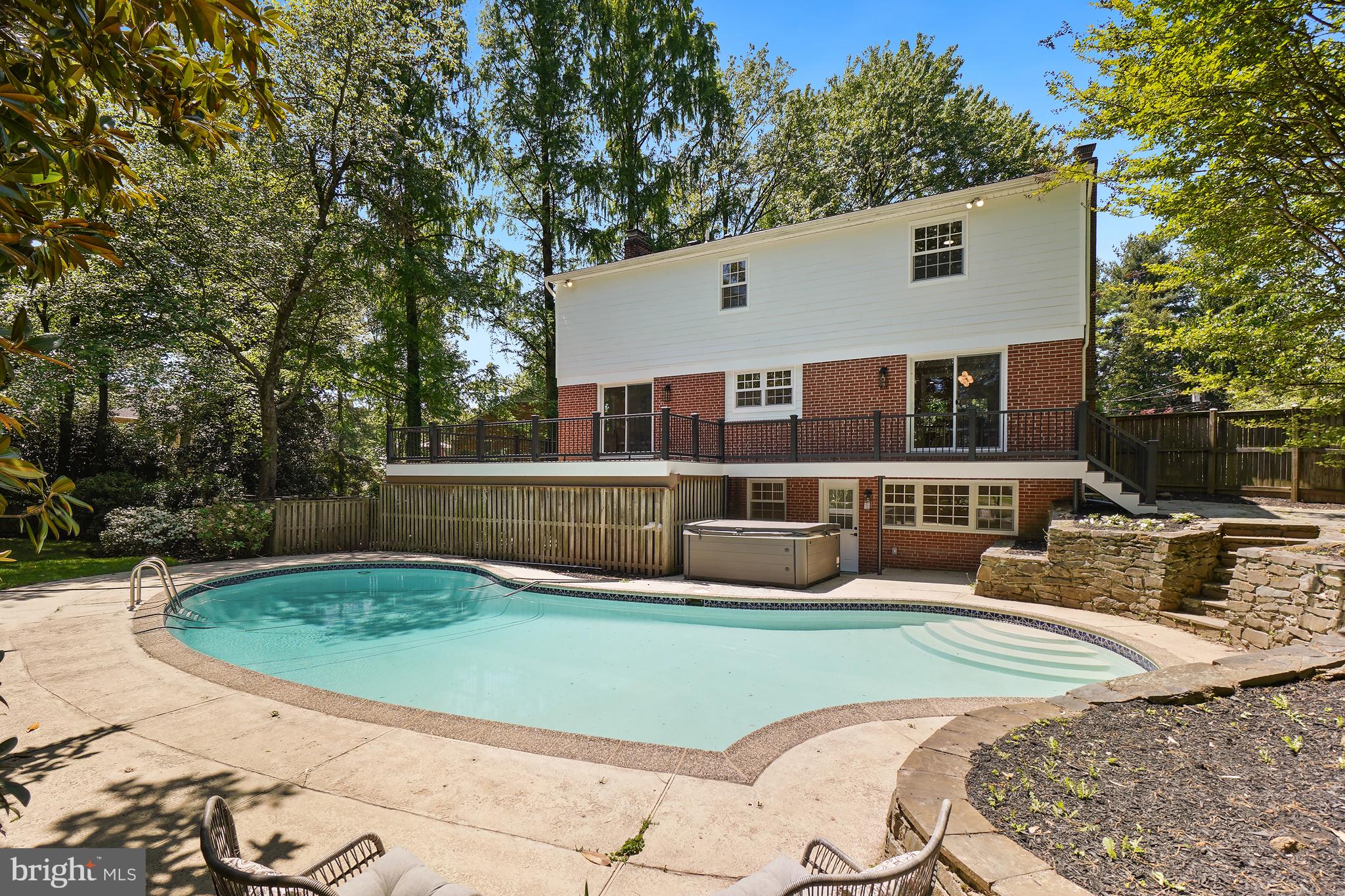BEVERLY FARMS - Residential