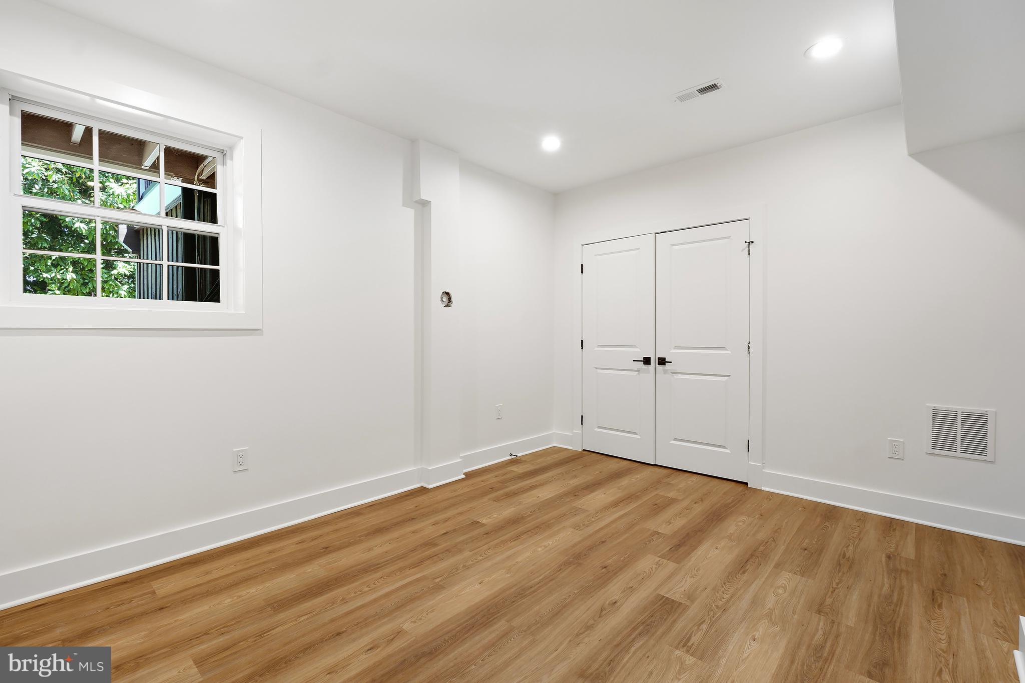 BEVERLY FARMS - Residential