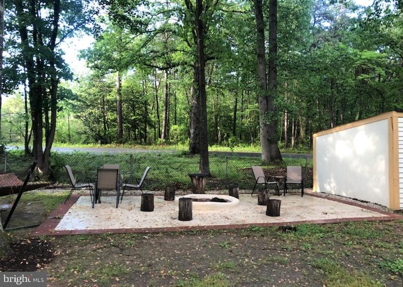 CAROLINE PINES - Residential