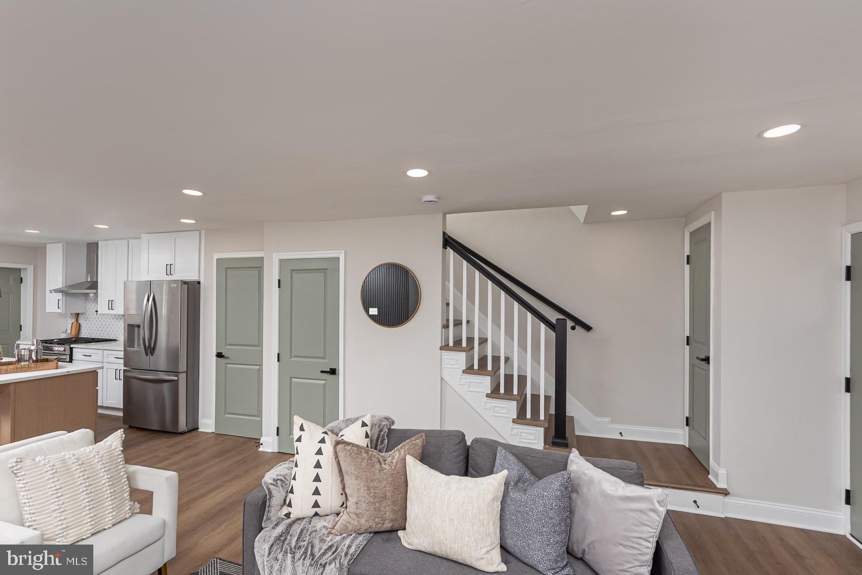 GLEN OAKS - Residential