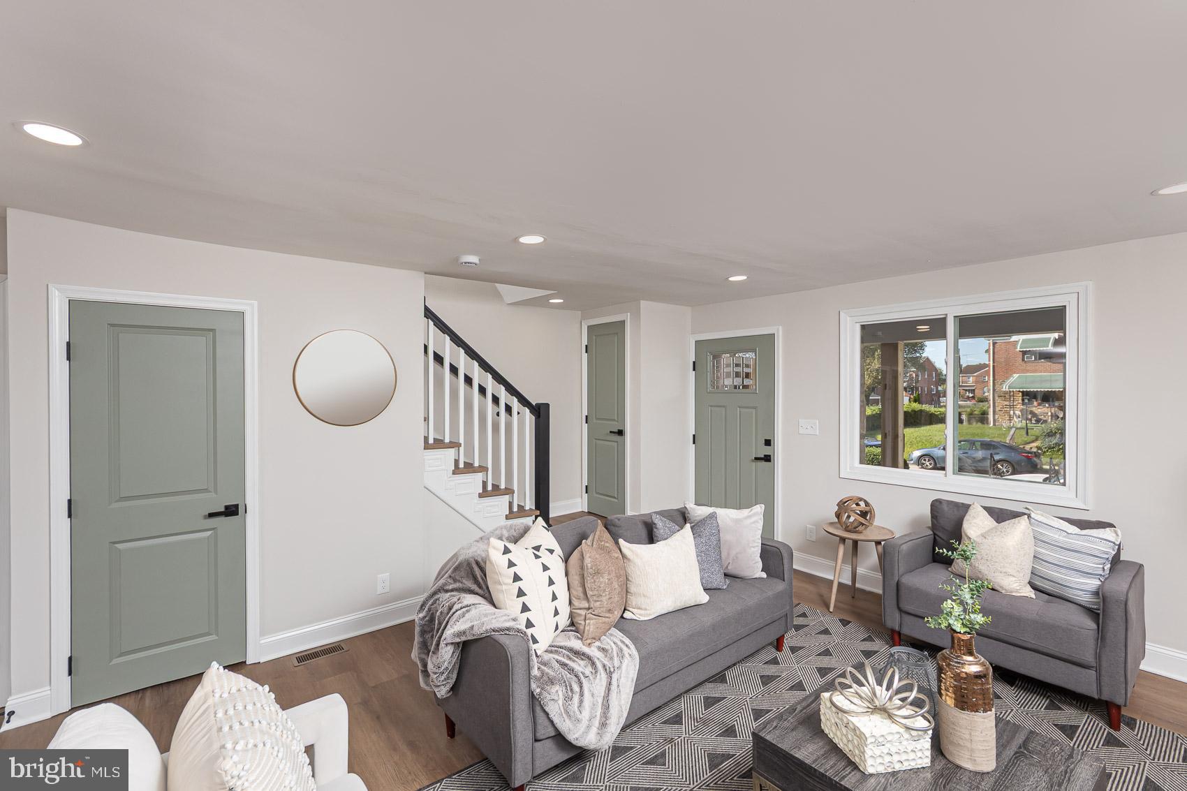 GLEN OAKS - Residential