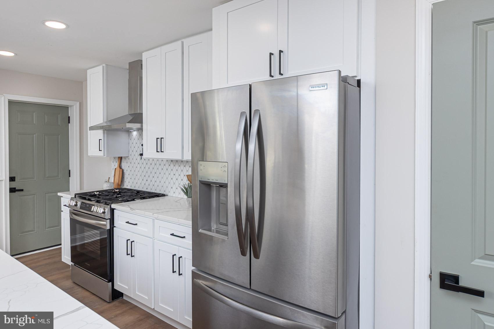 GLEN OAKS - Residential