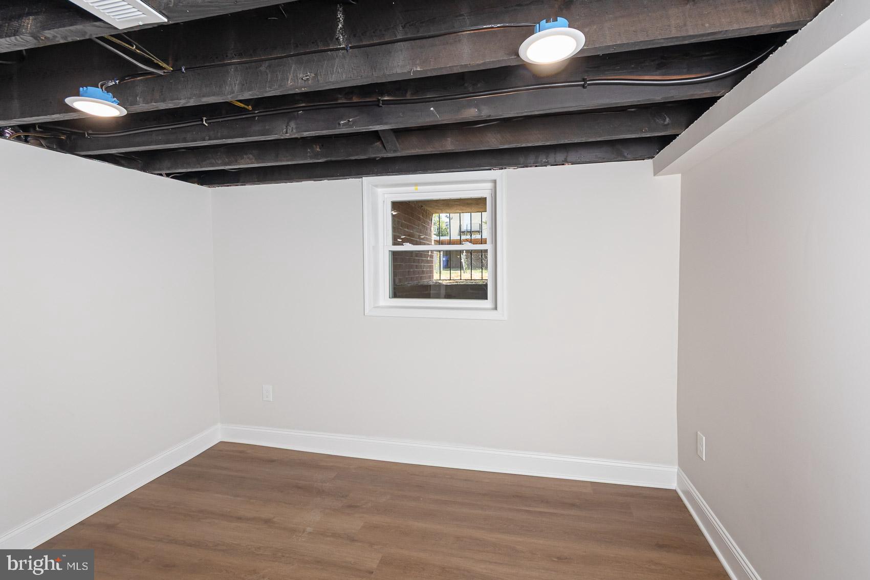GLEN OAKS - Residential