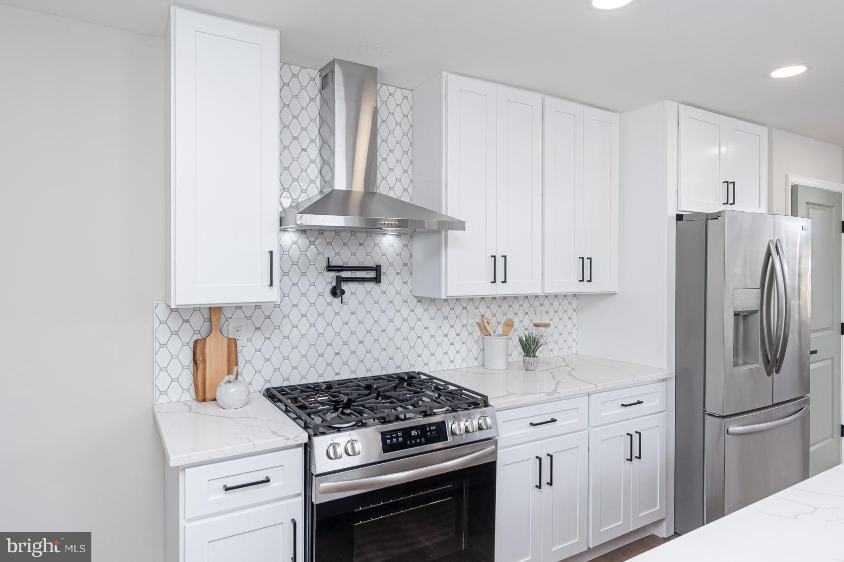 GLEN OAKS - Residential