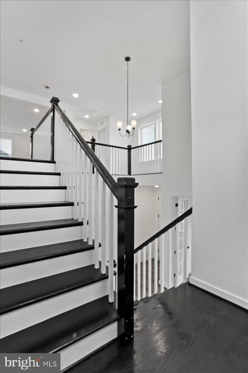 PARADISE HEIGHTS - Residential