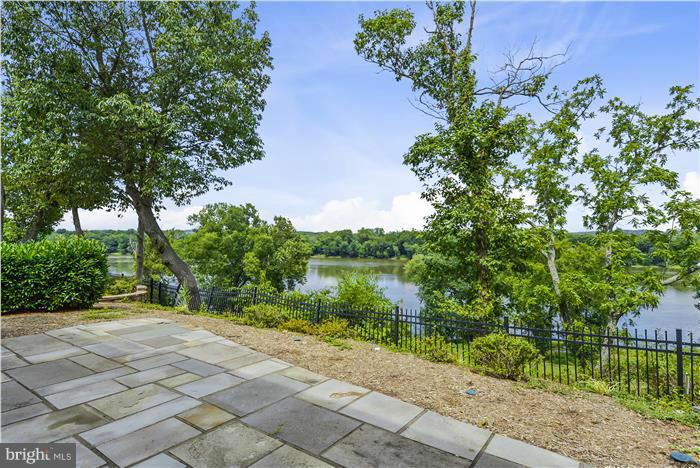 RIVER CREEK - Residential