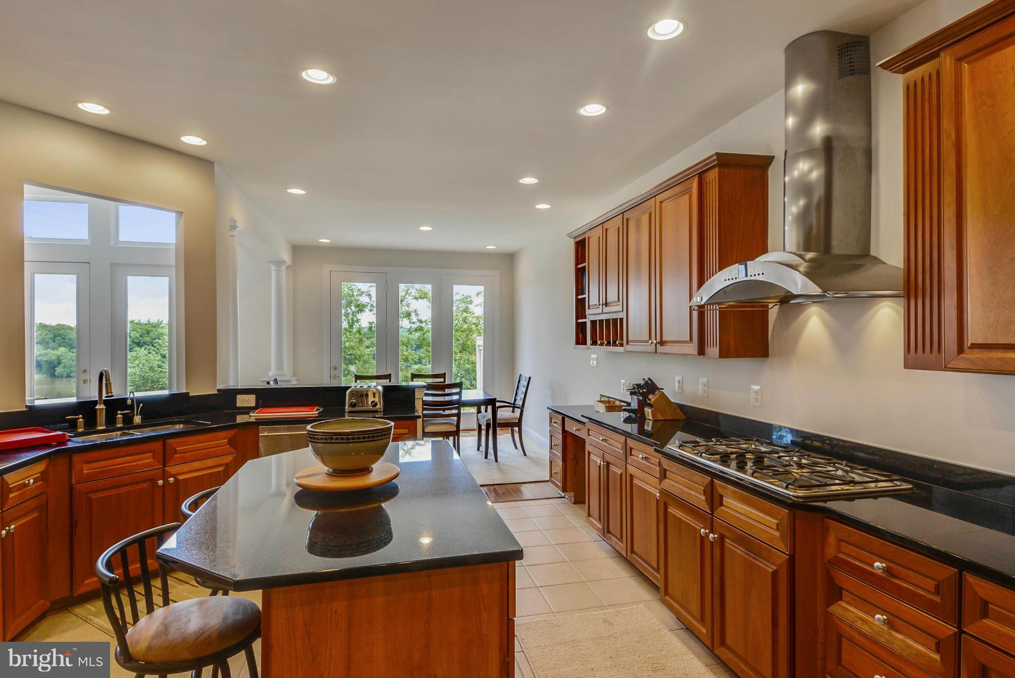 RIVER CREEK - Residential