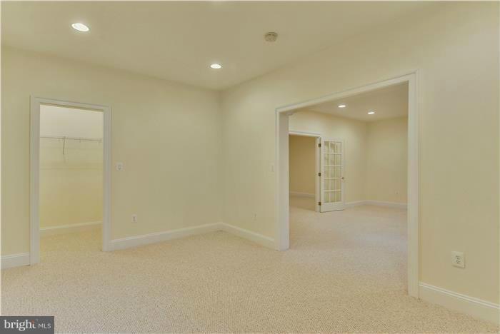 RIVER CREEK - Residential