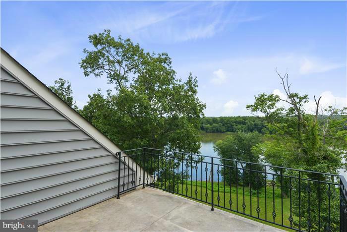 RIVER CREEK - Residential