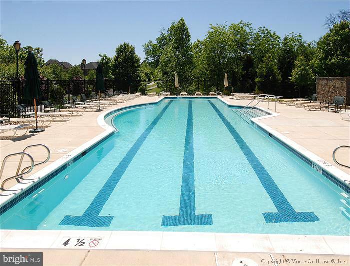 RIVER CREEK - Residential