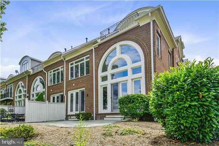 RIVER CREEK - Residential