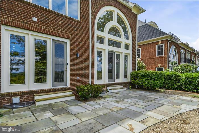 RIVER CREEK - Residential