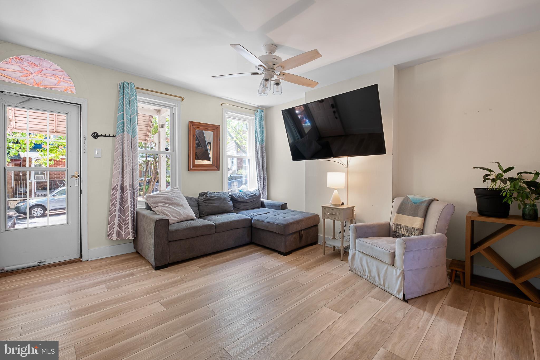 1123 W 7TH STREET