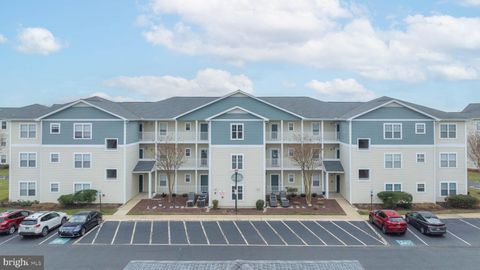 33156 N VILLAGE LOOP 4302 LEWES DE 19958