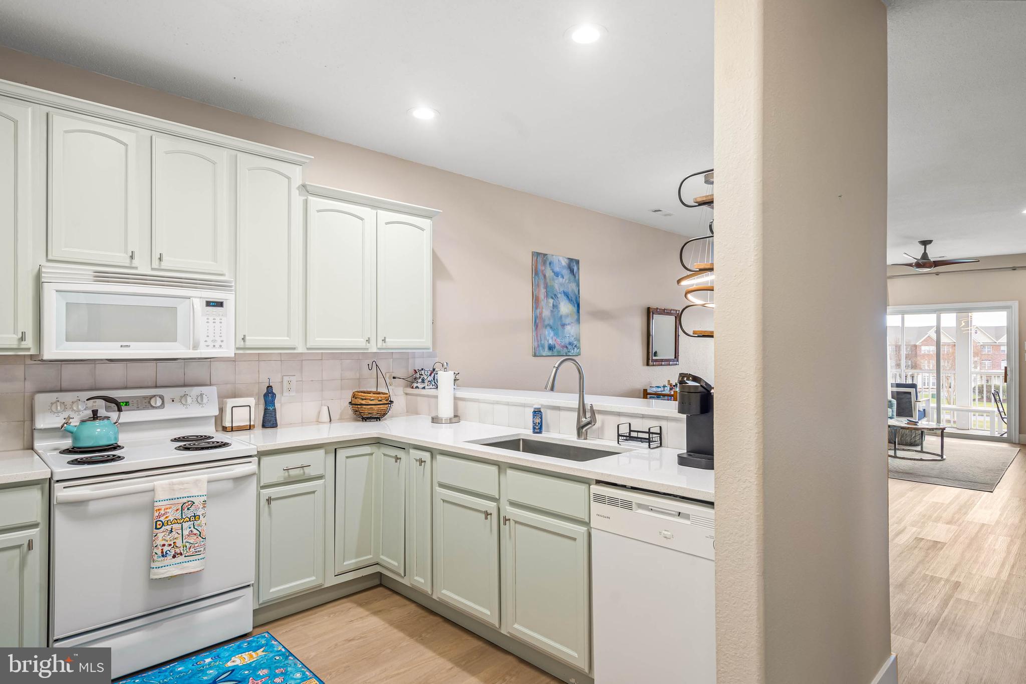 33156 N VILLAGE LOOP 4302