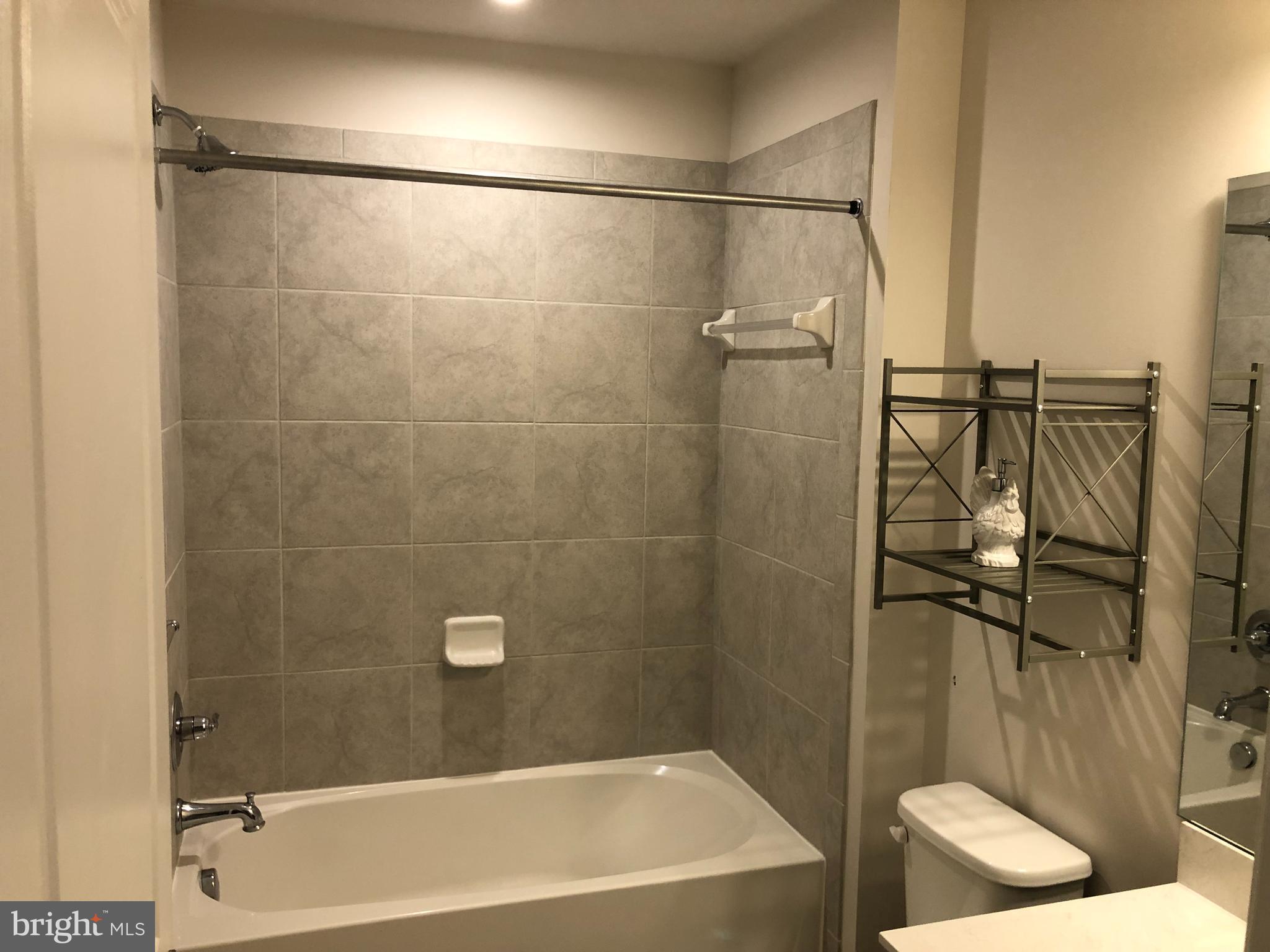 ANDALE GREEN - Residential Lease