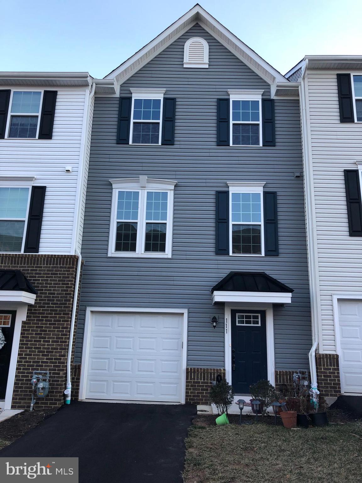 ANDALE GREEN - Residential Lease