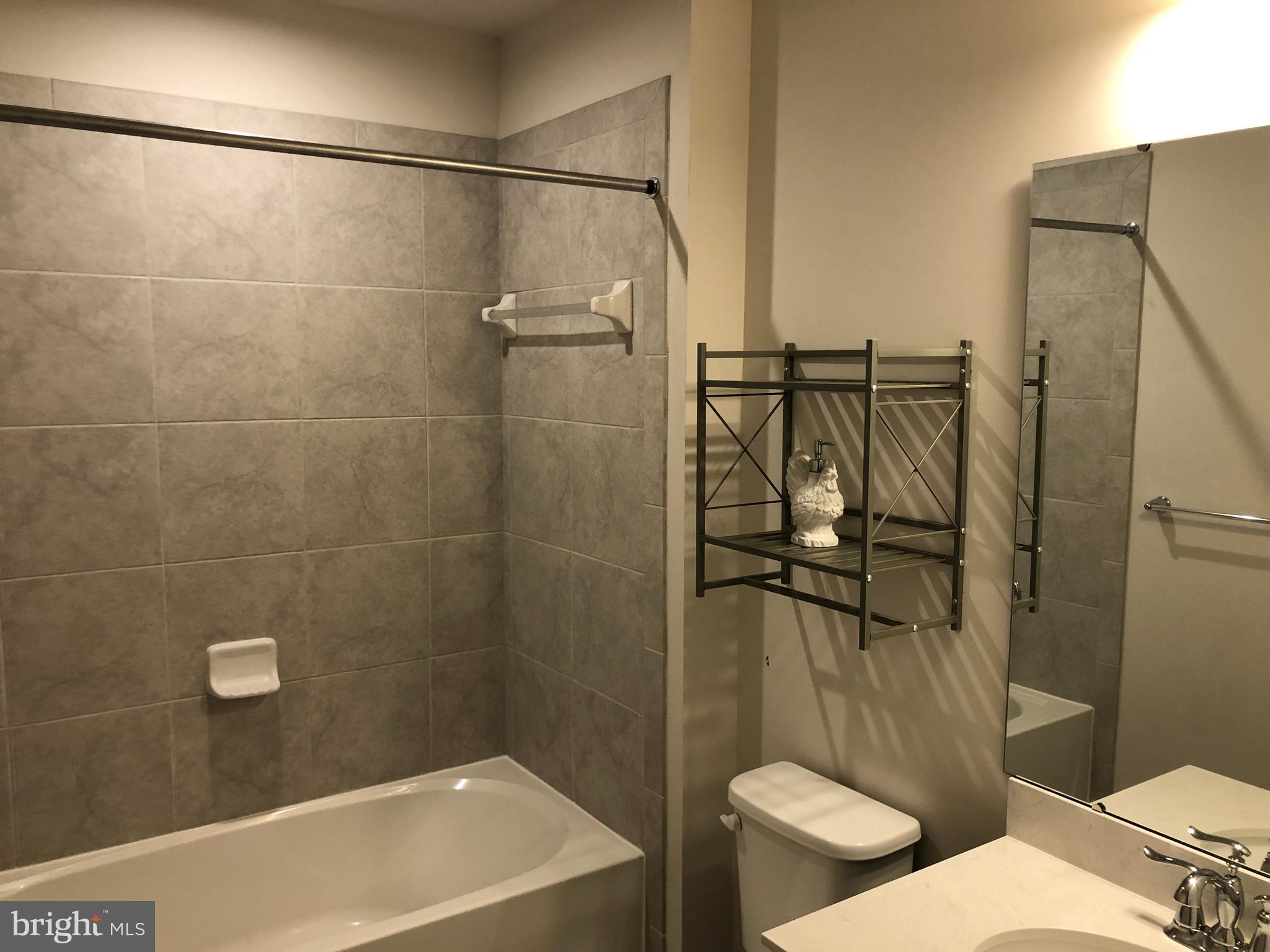 ANDALE GREEN - Residential Lease