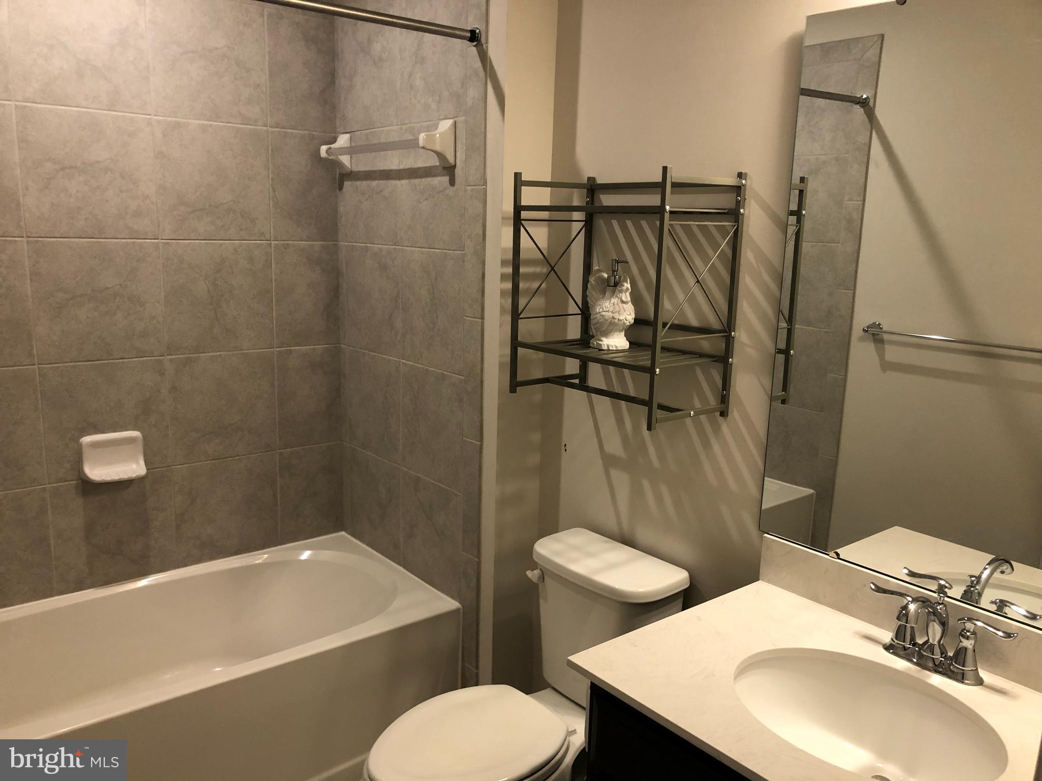 ANDALE GREEN - Residential Lease