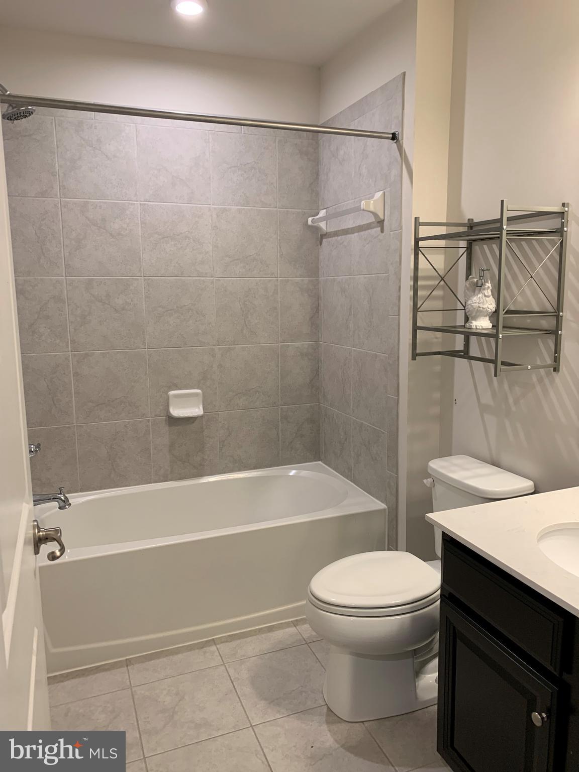 ANDALE GREEN - Residential Lease