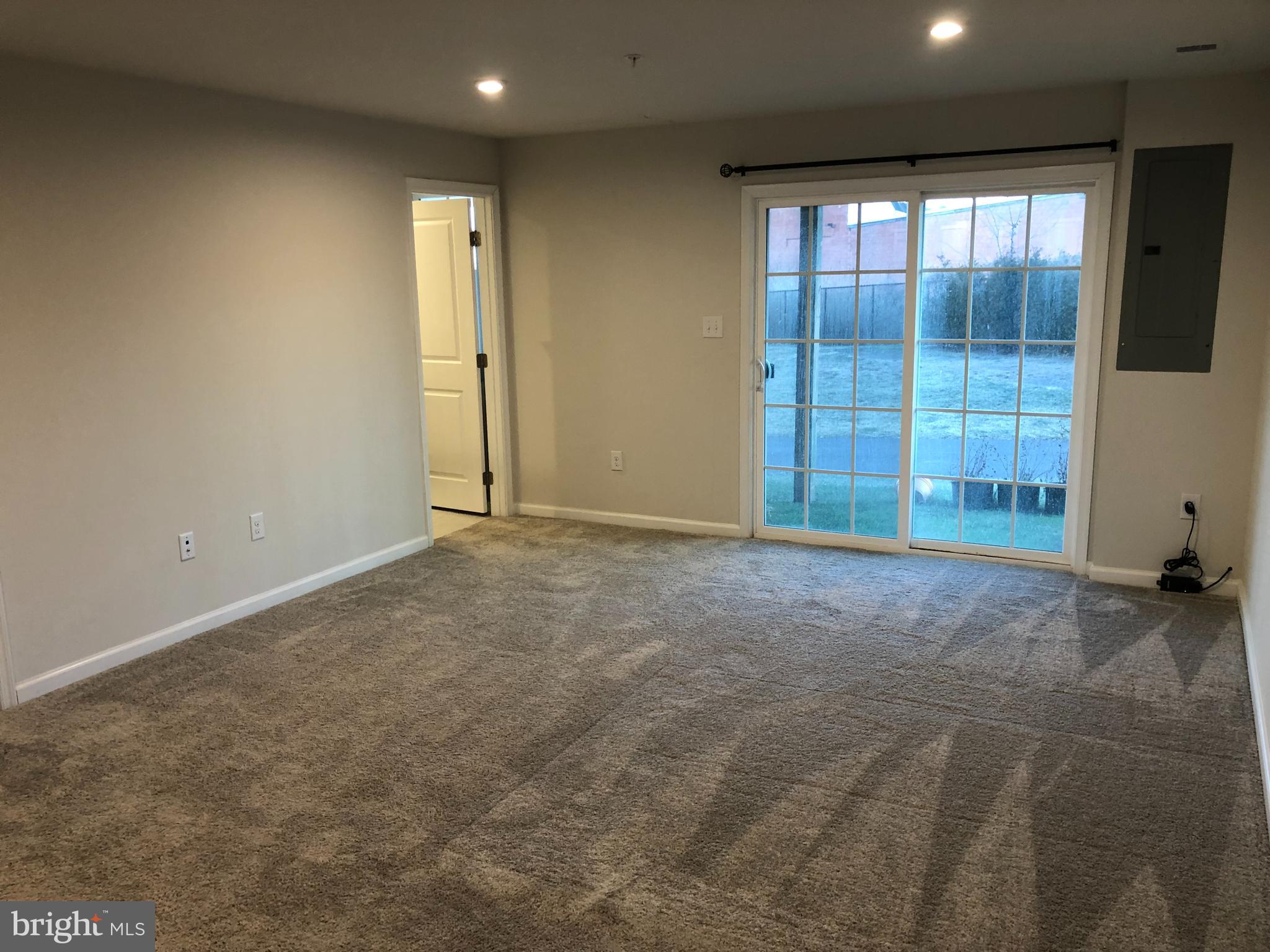 ANDALE GREEN - Residential Lease