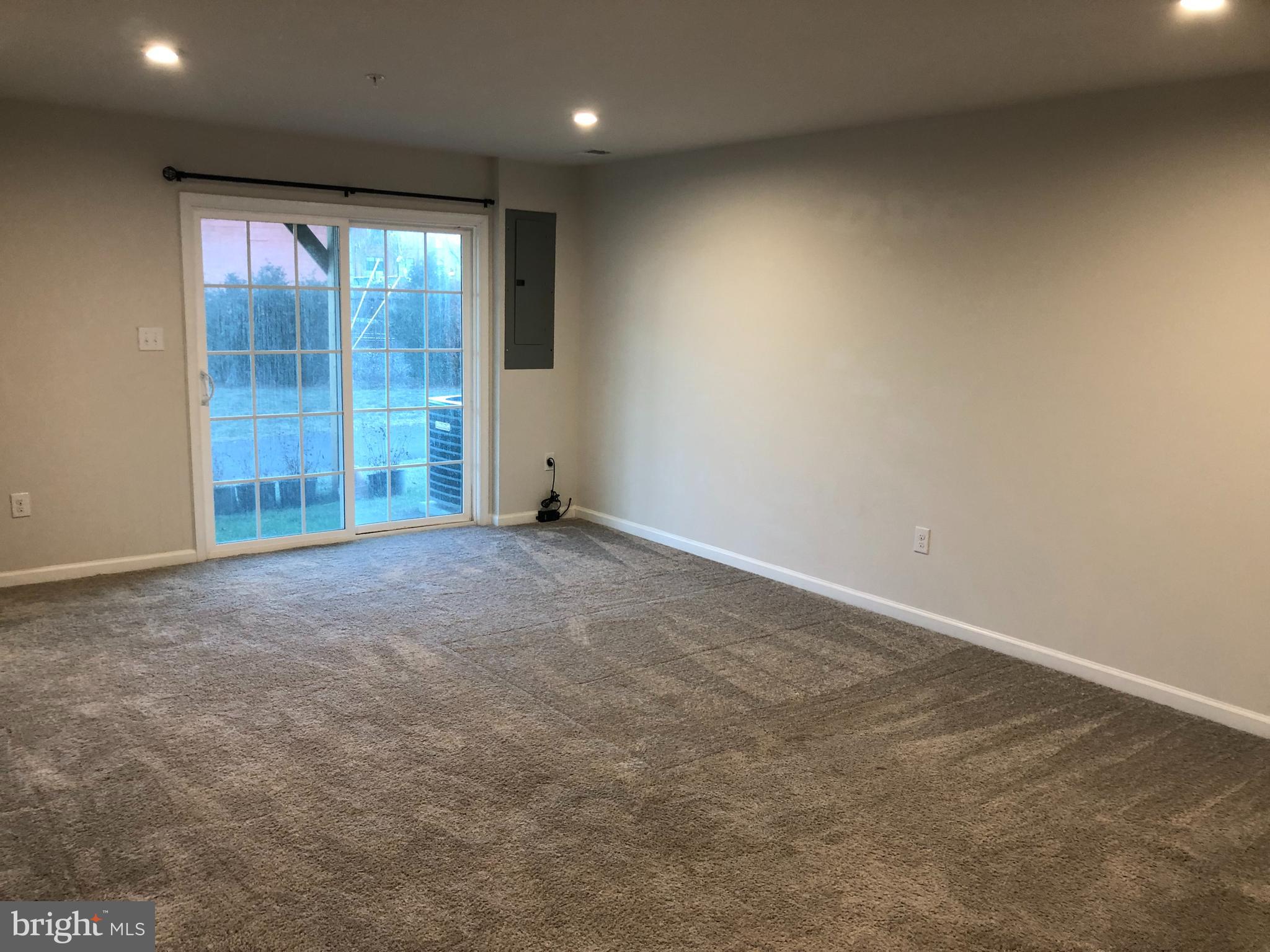 ANDALE GREEN - Residential Lease