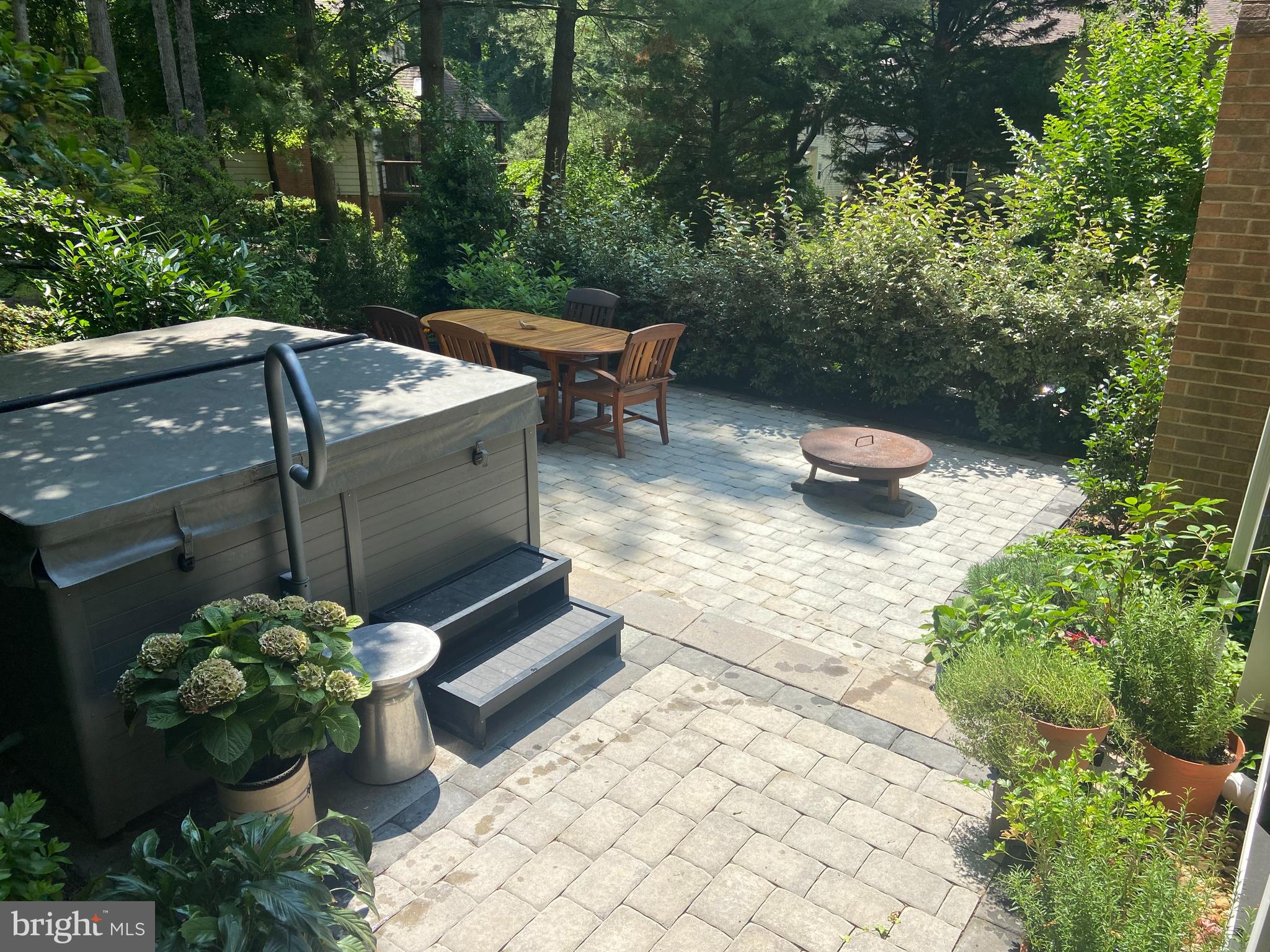 BURKE CENTRE - Residential