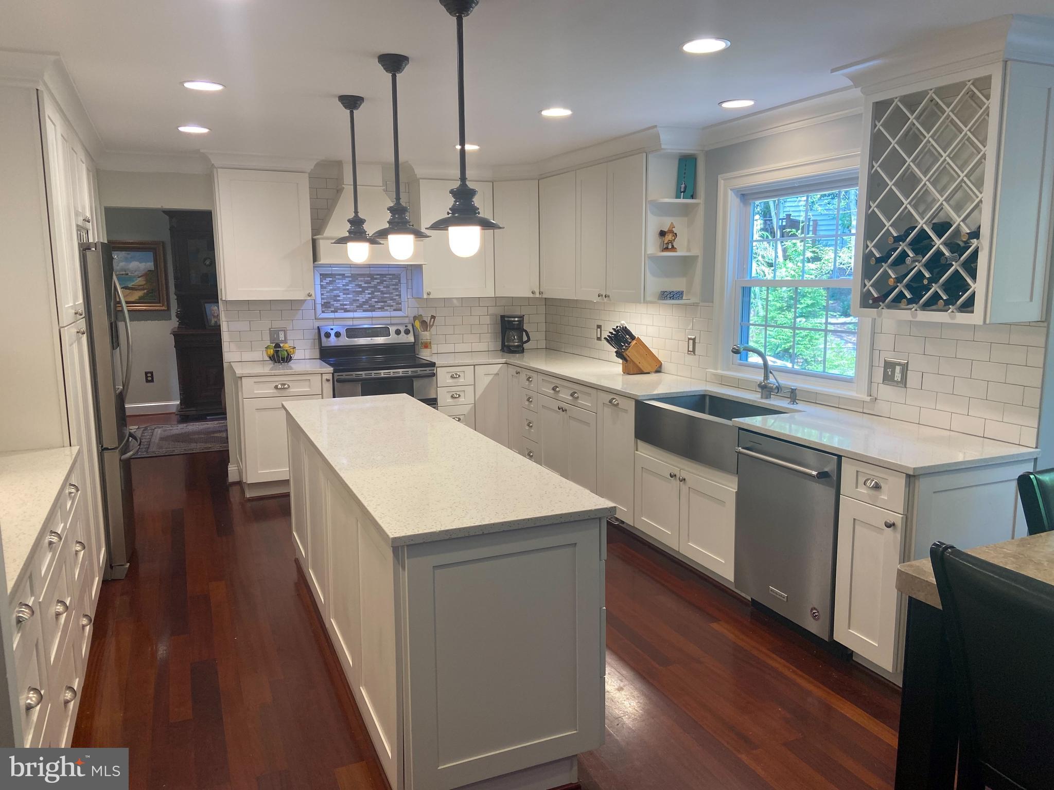 BURKE CENTRE - Residential