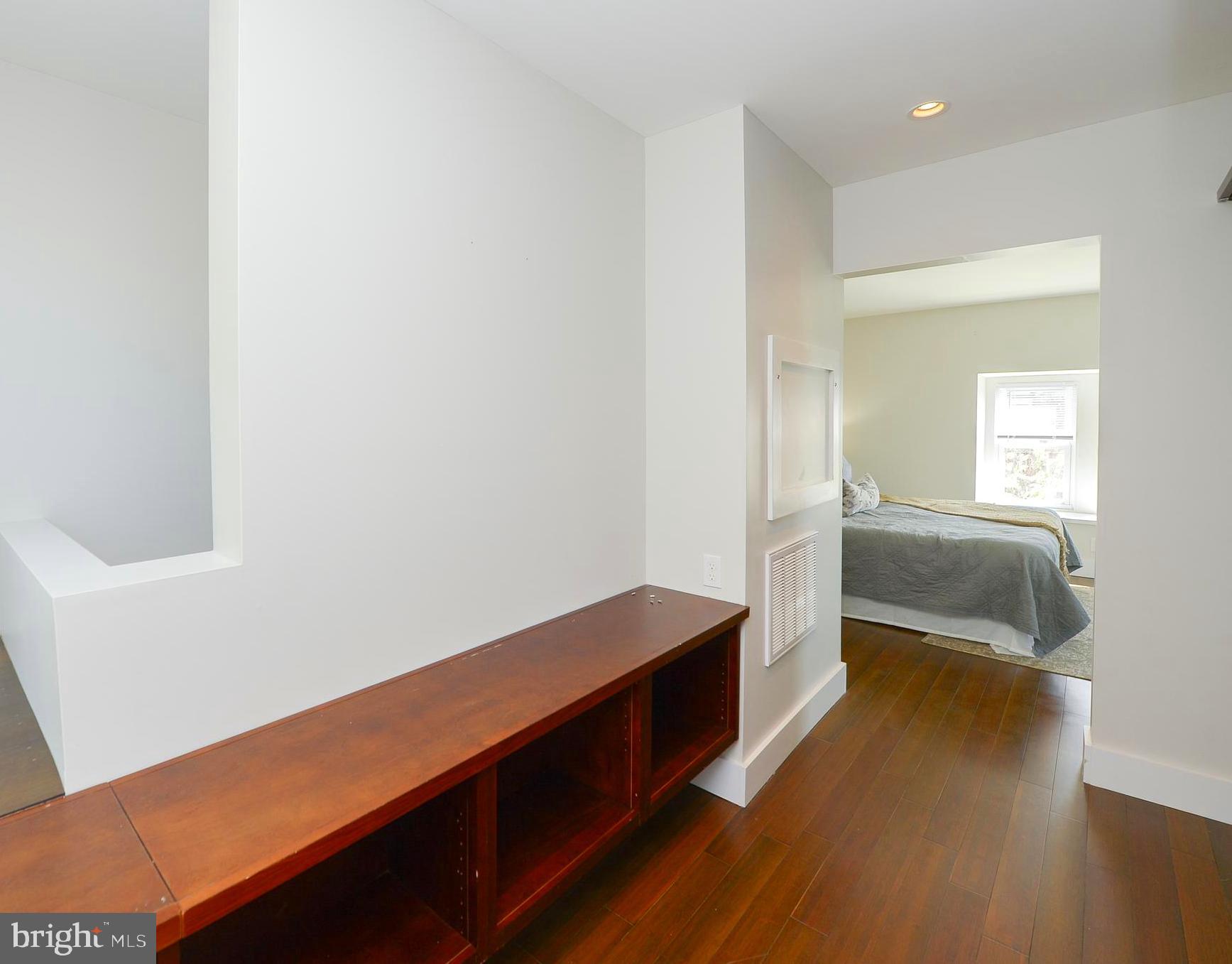 ROXBOROUGH - Residential