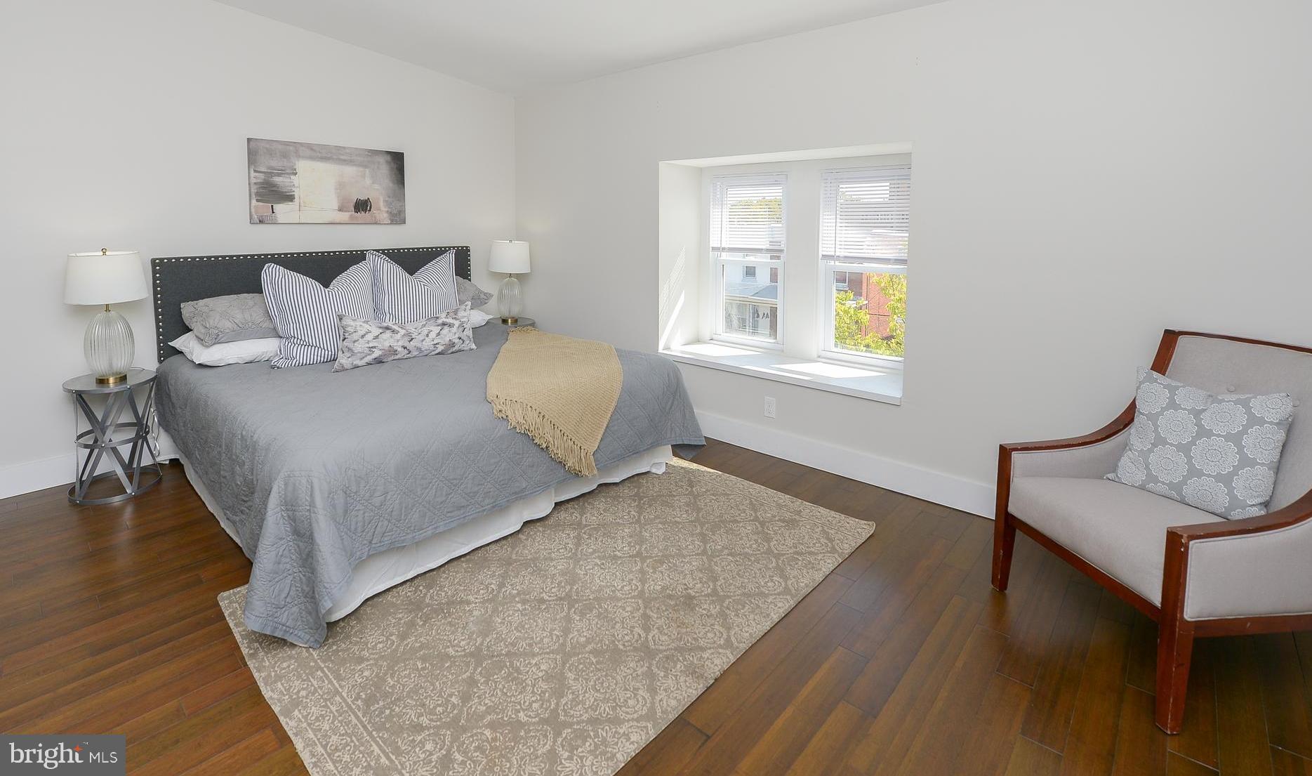 ROXBOROUGH - Residential