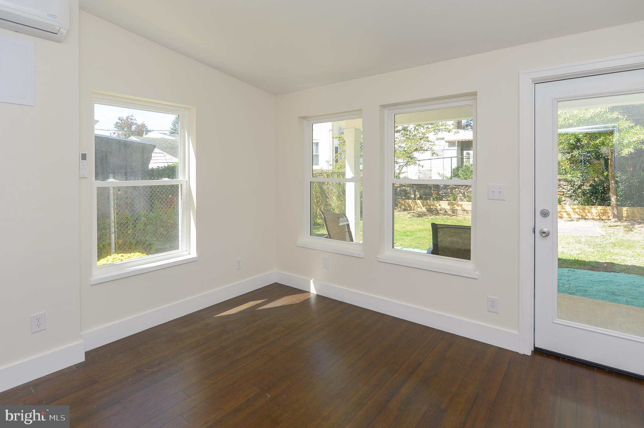 ROXBOROUGH - Residential